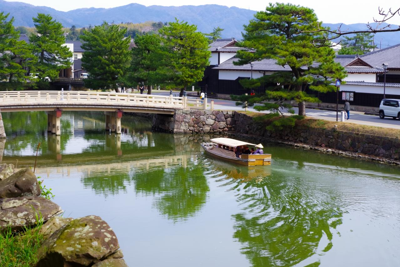 松江城の堀川遊覧船