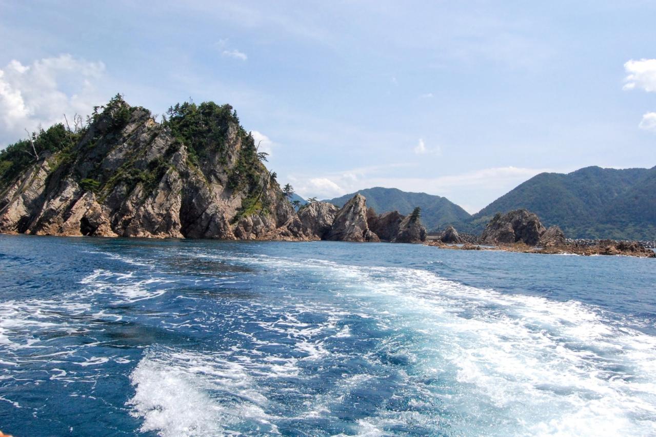 浦富海岸島めぐり遊覧船