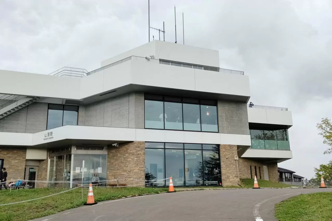 藻岩山山頂駅　山頂展望台