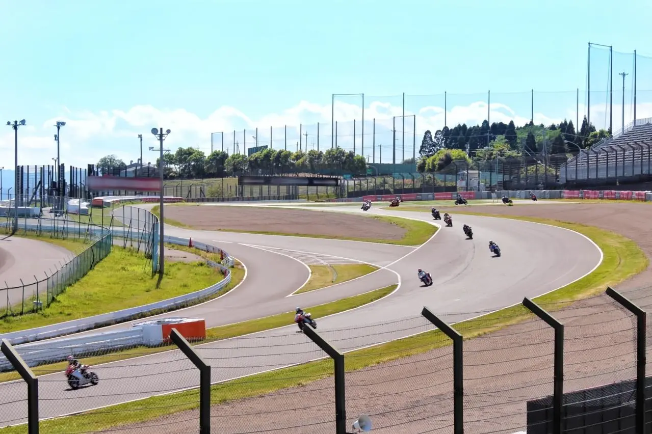 バイクレースの様子(鈴鹿サーキット)