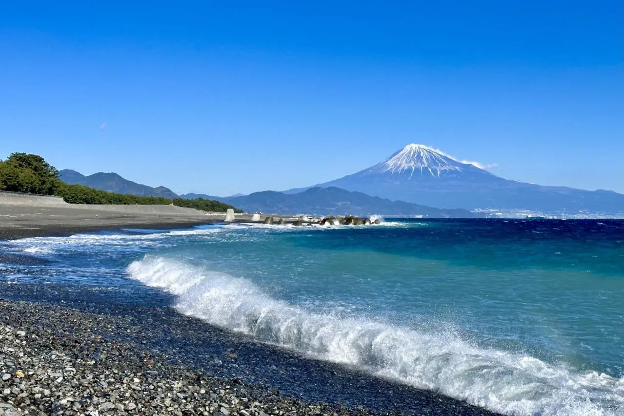 三保の松原からみた富士山