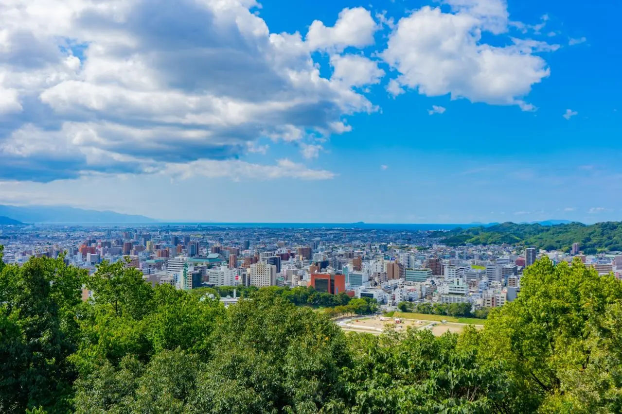 松山城から見た松山市の風景