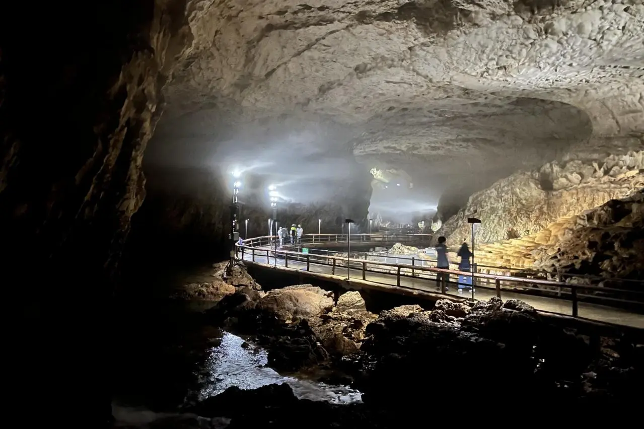 秋芳洞の洞窟内