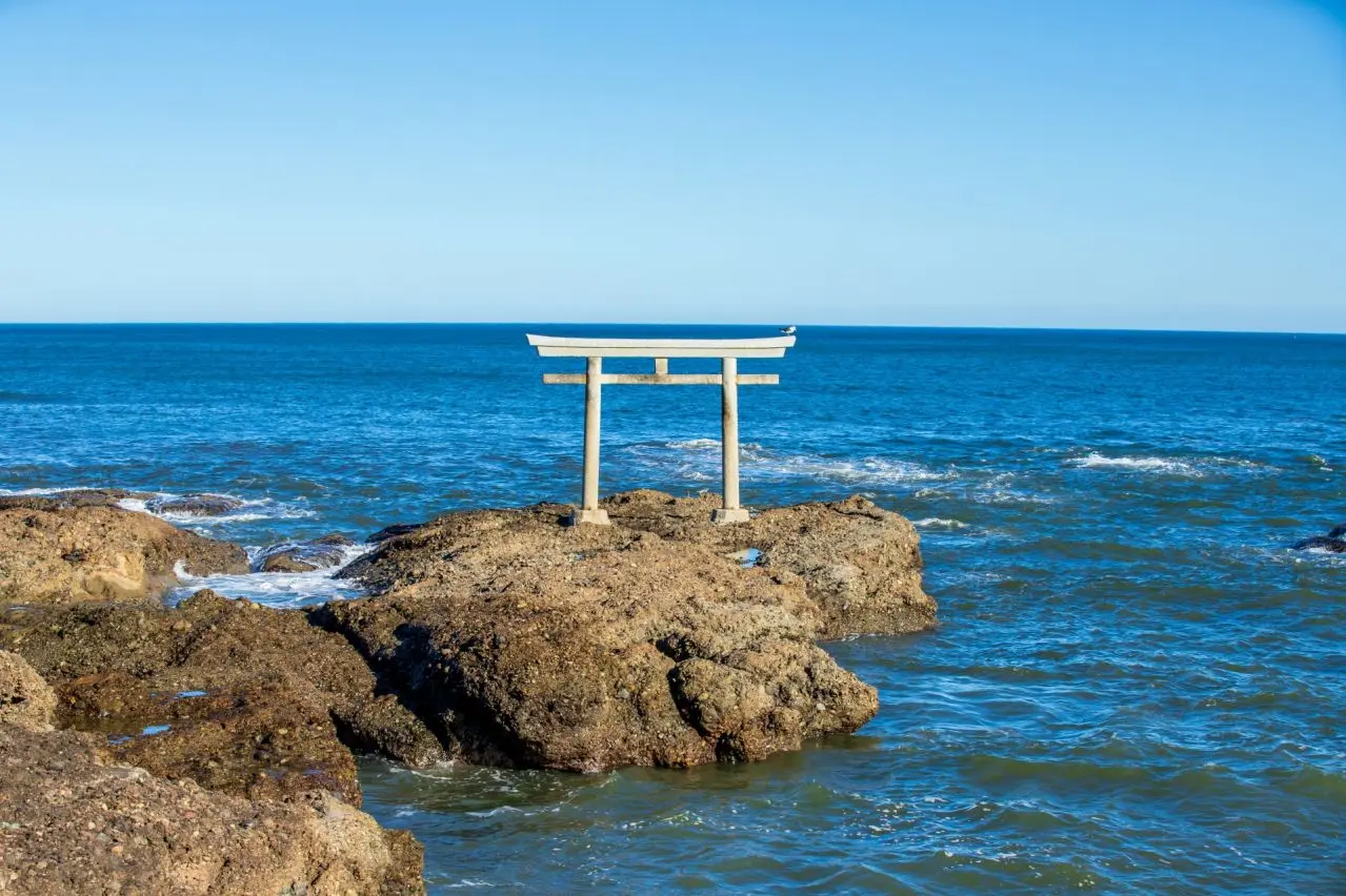 茨城県・大洗海岸　磯前神社の鳥居