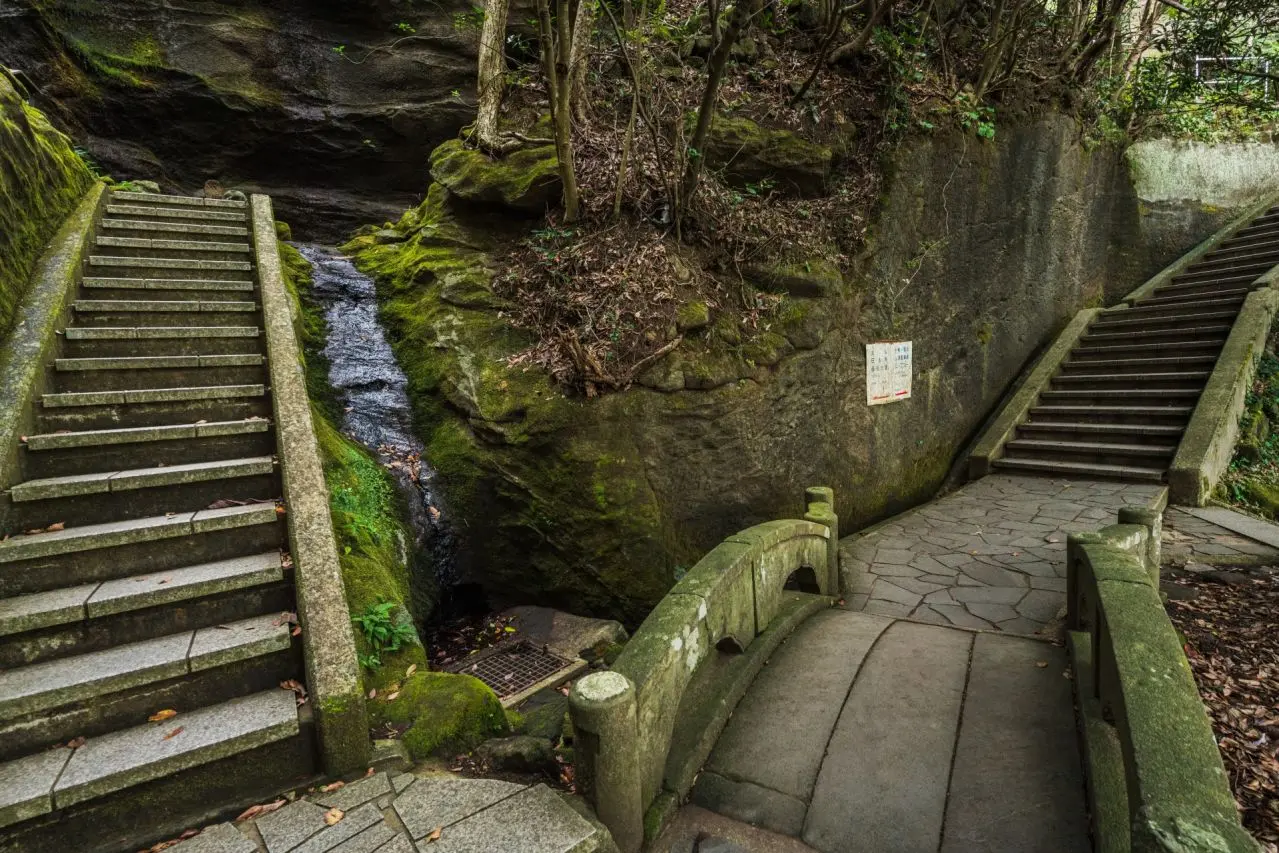 千葉鋸山の登山道