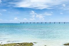 瀬長島ウミカジテラスから望む那覇の海