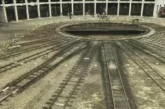 転車台と機関庫