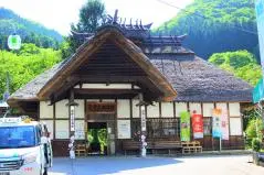 湯野上温泉駅の駅舎　大内宿