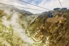 箱根ロープウェイから望む硫黄の煙