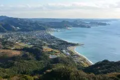 鋸山から見た鋸南町保田の町並み